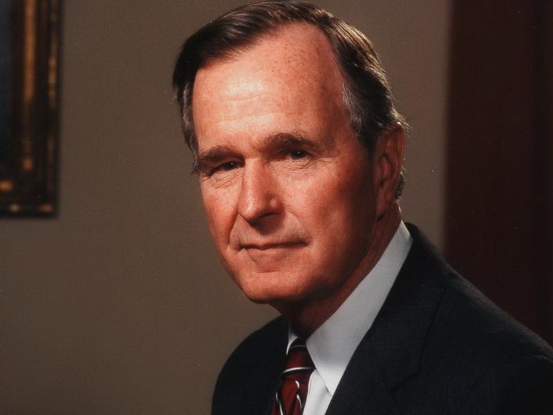 Джордж Буш-старший.